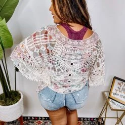 Iris & Rainbow Boutique New Arrivals #L8 Dreaming Of A Floral Poncho