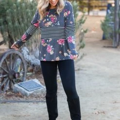 Boutique Simplified Middle Of The Road Colorblock Top 19 Boutique Simplified Middle Of The Road Colorblock Top