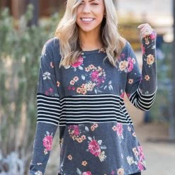 Boutique Simplified Middle Of The Road Colorblock Top