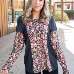 Boutique Simplified New Arrivals Flower Gazing Long Sleeve Top