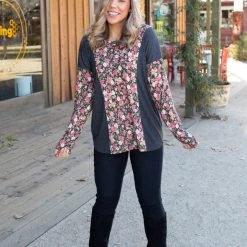 Boutique Simplified New Arrivals Flower Gazing Long Sleeve Top