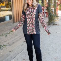 Boutique Simplified New Arrivals Flower Gazing Long Sleeve Top