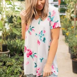 Boutique Simplified New Arrivals Blissful Floral Short Sleeve Top 17 Boutique Simplified New Arrivals Blissful Floral Short Sleeve Top