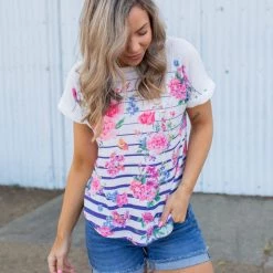 Boutique Simplified New Arrivals Pretty As A Flower Short Sleeve Top