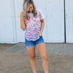 Boutique Simplified New Arrivals Pretty As A Flower Short Sleeve Top