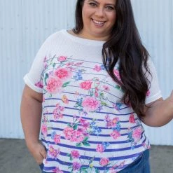 Boutique Simplified New Arrivals Pretty As A Flower Short Sleeve Top