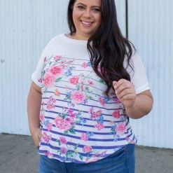 Boutique Simplified New Arrivals Pretty As A Flower Short Sleeve Top