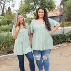 Boutique Simplified New Arrivals Precious Meadows Flutter Sleeve