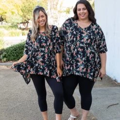 Boutique Simplified Night Blossoms Short Sleeve Top New Arrivals