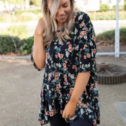 Boutique Simplified Night Blossoms Short Sleeve Top New Arrivals