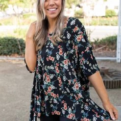 Boutique Simplified Night Blossoms Short Sleeve Top New Arrivals