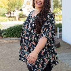 Boutique Simplified Night Blossoms Short Sleeve Top New Arrivals