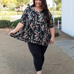 Boutique Simplified Night Blossoms Short Sleeve Top New Arrivals