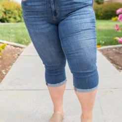 Boutique Simplified Running Wild Judy Blue Capris