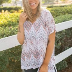 Boutique Simplified Zig To The Zag Short Sleeve Top