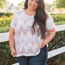 Boutique Simplified Zig To The Zag Short Sleeve Top