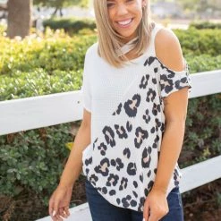Boutique Simplified Too Wild To Tame Short Sleeve Top