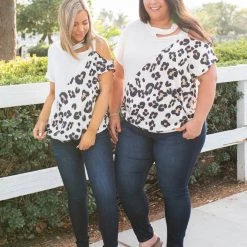 Boutique Simplified Too Wild To Tame Short Sleeve Top