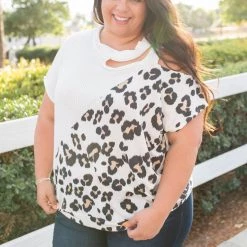 Boutique Simplified Too Wild To Tame Short Sleeve Top