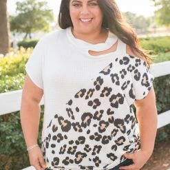 Boutique Simplified Too Wild To Tame Short Sleeve Top