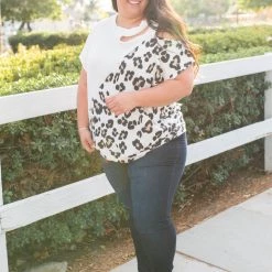 Boutique Simplified Too Wild To Tame Short Sleeve Top