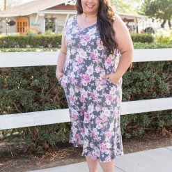 Boutique Simplified Dusty Floral Midi Dress