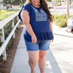 Boutique Simplified Royal Coat Of Arms Ruffled Top New Arrivals 15 Boutique Simplified Royal Coat Of Arms Ruffled Top New Arrivals