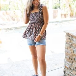 Boutique Simplified New Arrivals Delightfully Dainty Sleeveless Top 15 Boutique Simplified New Arrivals Delightfully Dainty Sleeveless Top