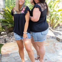 Boutique Simplified Modern Matriarch Flutter Sleeve