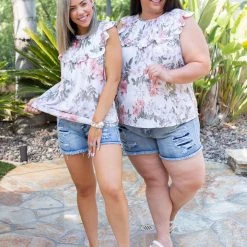 Boutique Simplified Heart Of Dixie Sleeveless Top