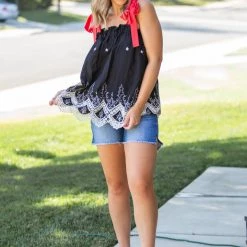 Boutique Simplified Smooth Criminal Sleeveless Top