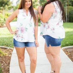 Boutique Simplified New Arrivals Pop Of Floral Sleeveless Gabby