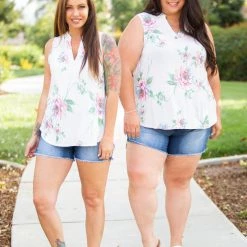 Boutique Simplified New Arrivals Pop Of Floral Sleeveless Gabby