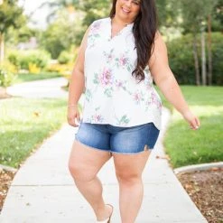 Boutique Simplified New Arrivals Pop Of Floral Sleeveless Gabby