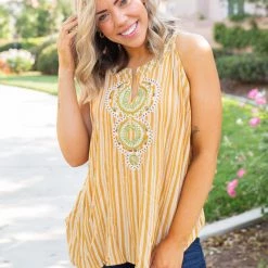 Boutique Simplified Make A Statement Sleeveless Top