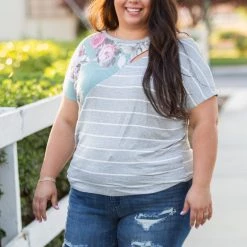 Boutique Simplified New Arrivals Flirty & Fun Short Sleeve Top