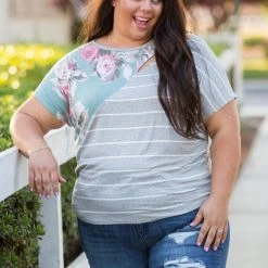 Boutique Simplified New Arrivals Flirty & Fun Short Sleeve Top