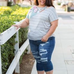 Boutique Simplified New Arrivals Flirty & Fun Short Sleeve Top