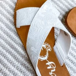 Iris & Rainbow Boutique New Arrivals #M956 Like A Cotton Cloud Shoes