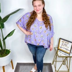 Iris & Rainbow Boutique #M997 Lavender Flowers Top