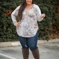 Boutique Simplified Dainty Diva V-Neck Top - Plus