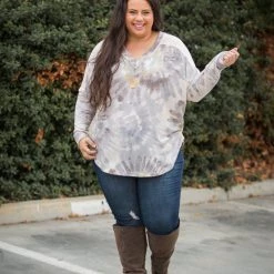 Boutique Simplified Dainty Diva V-Neck Top - Plus 9 Boutique Simplified Dainty Diva V-Neck Top - Plus