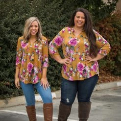 Boutique Simplified Golden Beauty 3/4 Sleeve Top