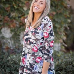 Boutique Simplified Red Dawn V-Neck Gabby New Arrivals 15 Boutique Simplified Red Dawn V-Neck Gabby New Arrivals