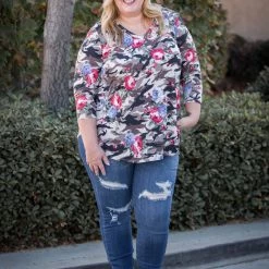 Boutique Simplified Red Dawn V-Neck Gabby New Arrivals 14 Boutique Simplified Red Dawn V-Neck Gabby New Arrivals