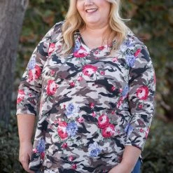 Boutique Simplified Red Dawn V-Neck Gabby New Arrivals 12 Boutique Simplified Red Dawn V-Neck Gabby New Arrivals