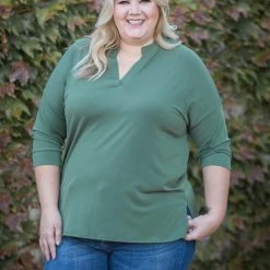 Boutique Simplified Quaint And Comfy 3/4 Sleeve Top In Olive