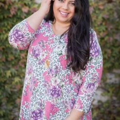 Boutique Simplified New Arrivals Sweetest Escape V-Neck Gabby