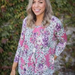 Boutique Simplified New Arrivals Sweetest Escape V-Neck Gabby