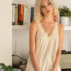 Iris & Rainbow Boutique #L61 Queen Angeline Lacey Cream Top